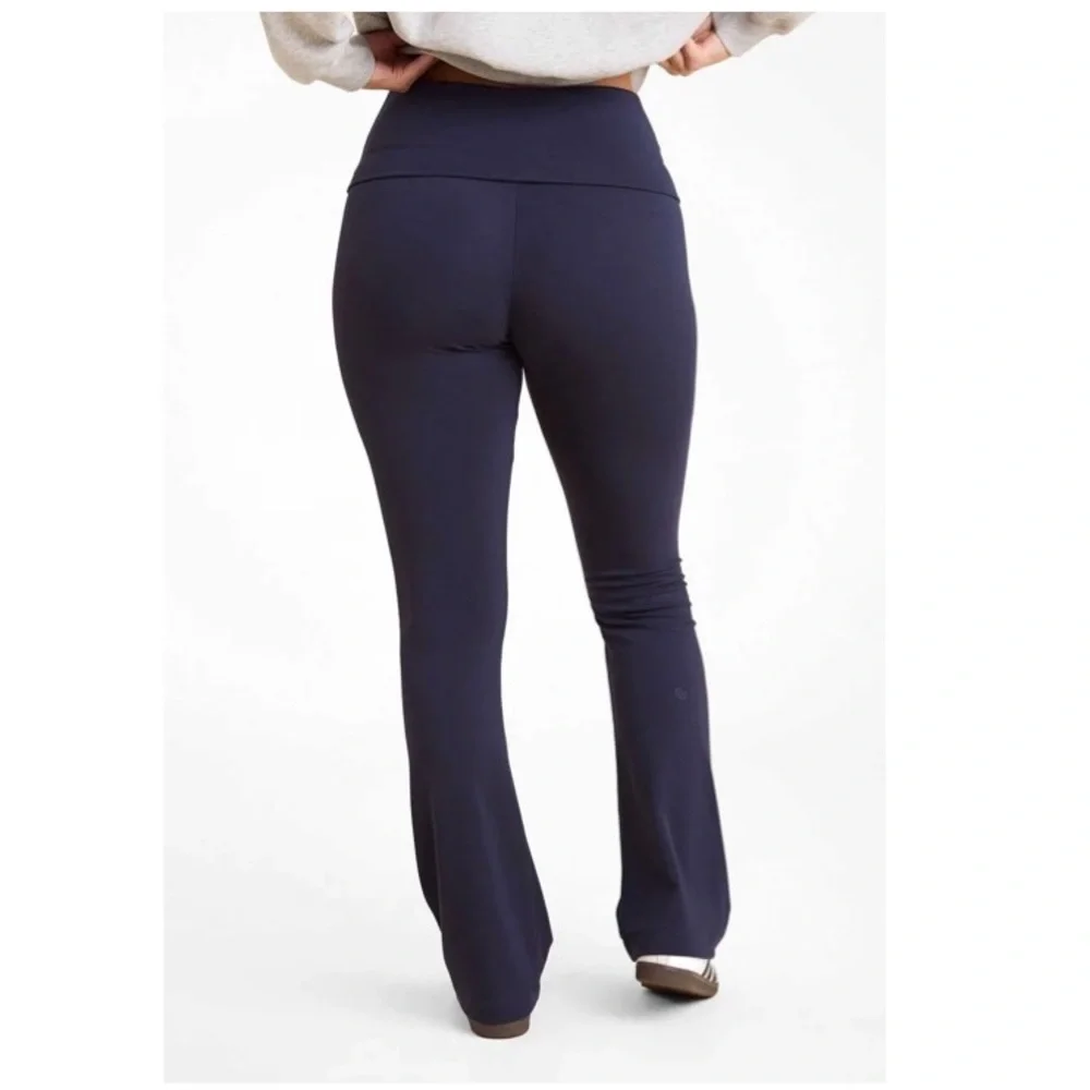 Nuuds Navy Blue SwiftStretch Fold Over Mini Flare Leggings Size Large - Picture 3 of 16